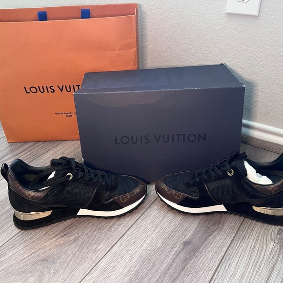 Louis Vuitton Run Away Sneaker - Picture 3 of 3